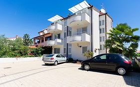 Apartments Valbruna